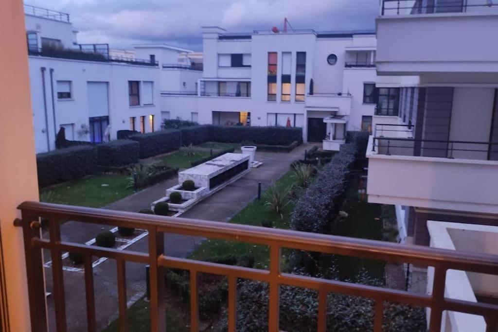 Lotus- 4 Min De Walt Disney-Arrivee Autonome-Parking Et Wifi Gratuit-Proche De Toutes Commodites 5Min De La Vallee Village شيسي المظهر الخارجي الصورة