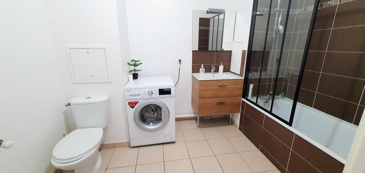 Lotus- 4 Min De Walt Disney-Arrivee Autonome-Parking Et Wifi Gratuit-Proche De Toutes Commodites 5Min De La Vallee Village شيسي المظهر الخارجي الصورة